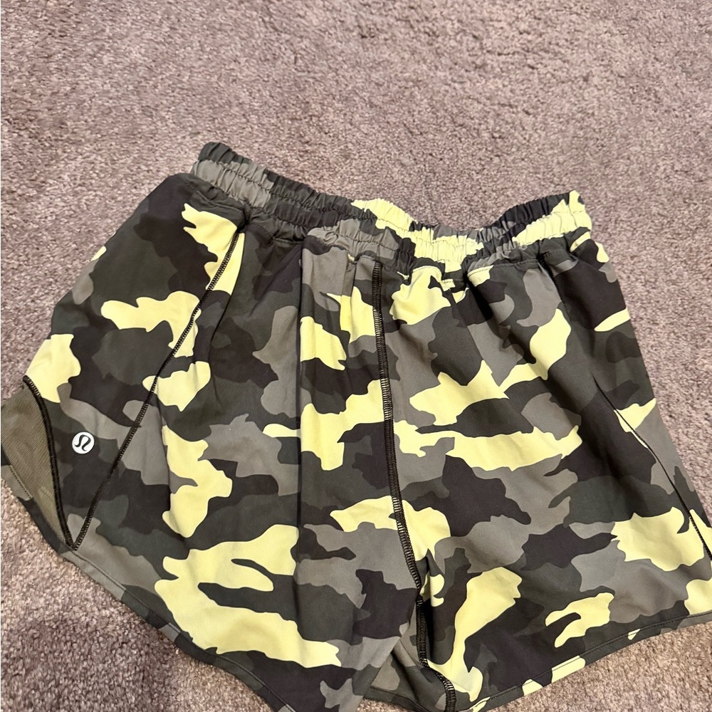 Lululemon Women's Camo Shorts - Black and Green